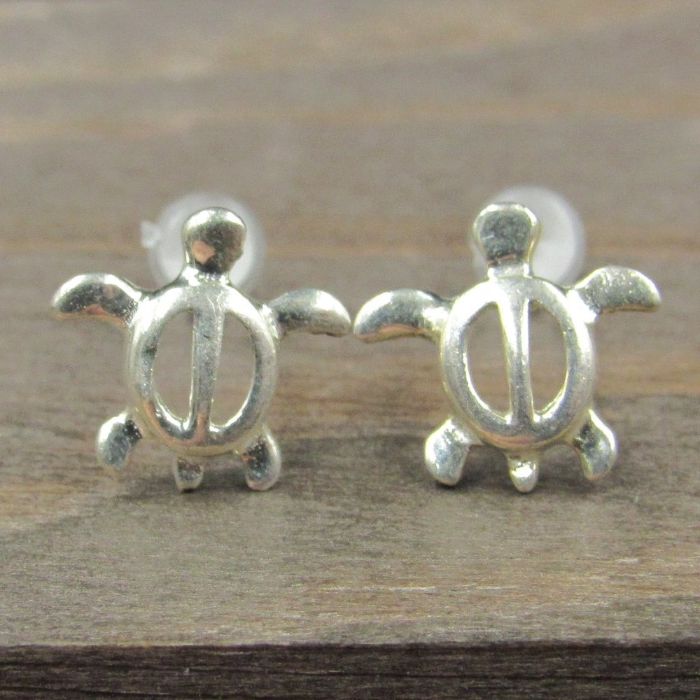 Sterling Silver Small Simple Turtle Stud Earrings… - image 1